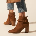 Chunky heel leather ankle boots in tan