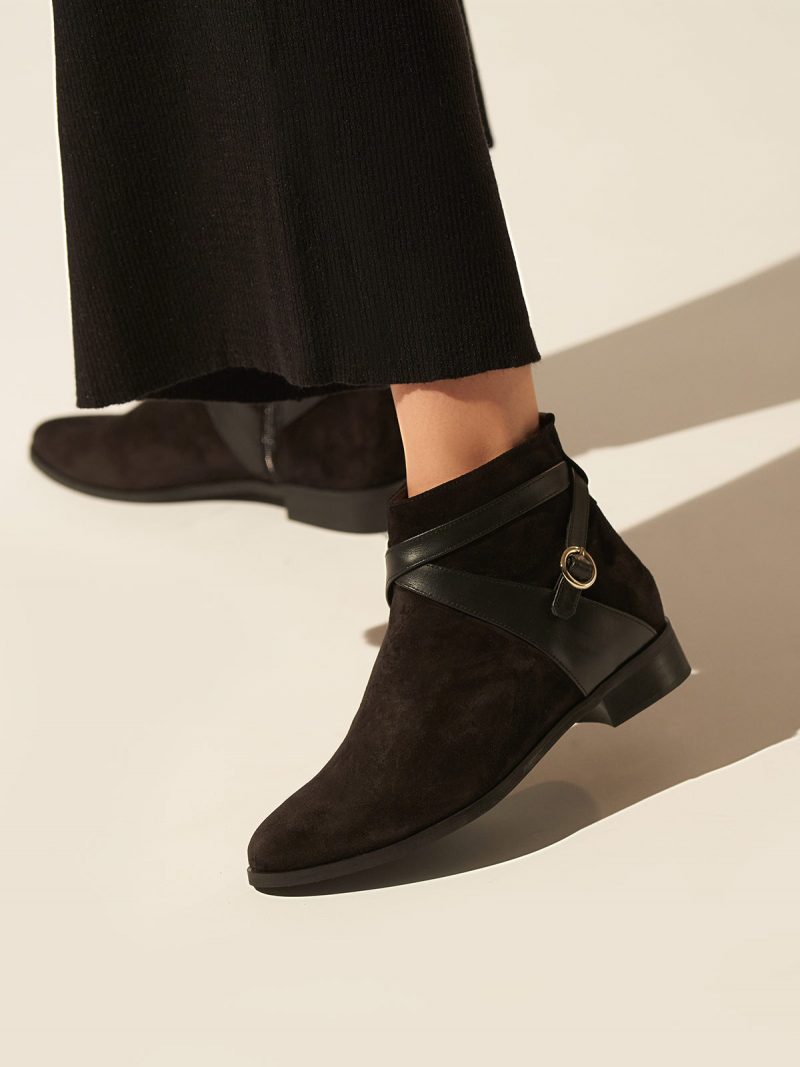 Flat ankle leather boots in black suede