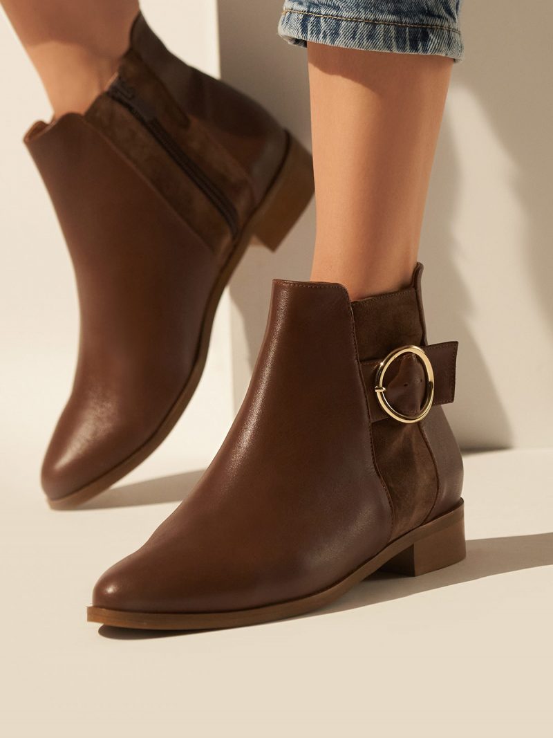 Flat ankle leather boots in brown