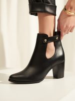 Chunky heel leather ankle boots in black