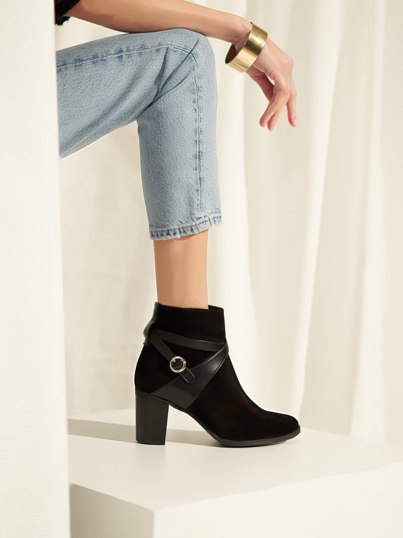 Chunky heel leather ankle boots in black