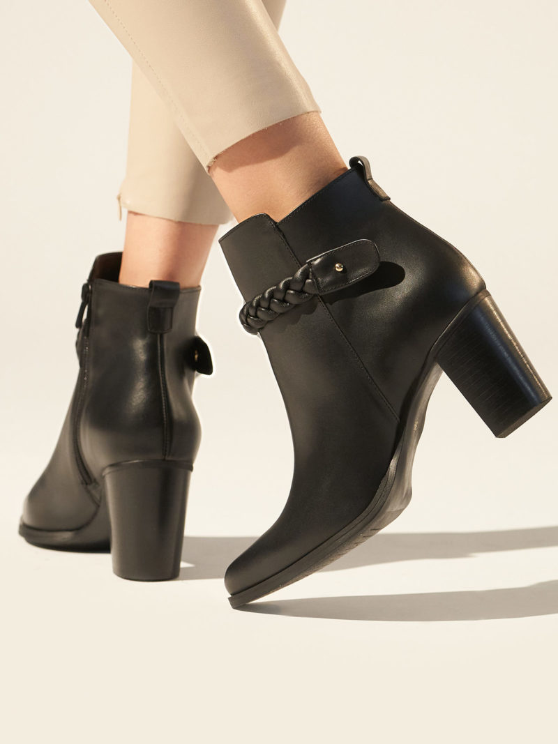 Chunky heel leather ankle boots in black